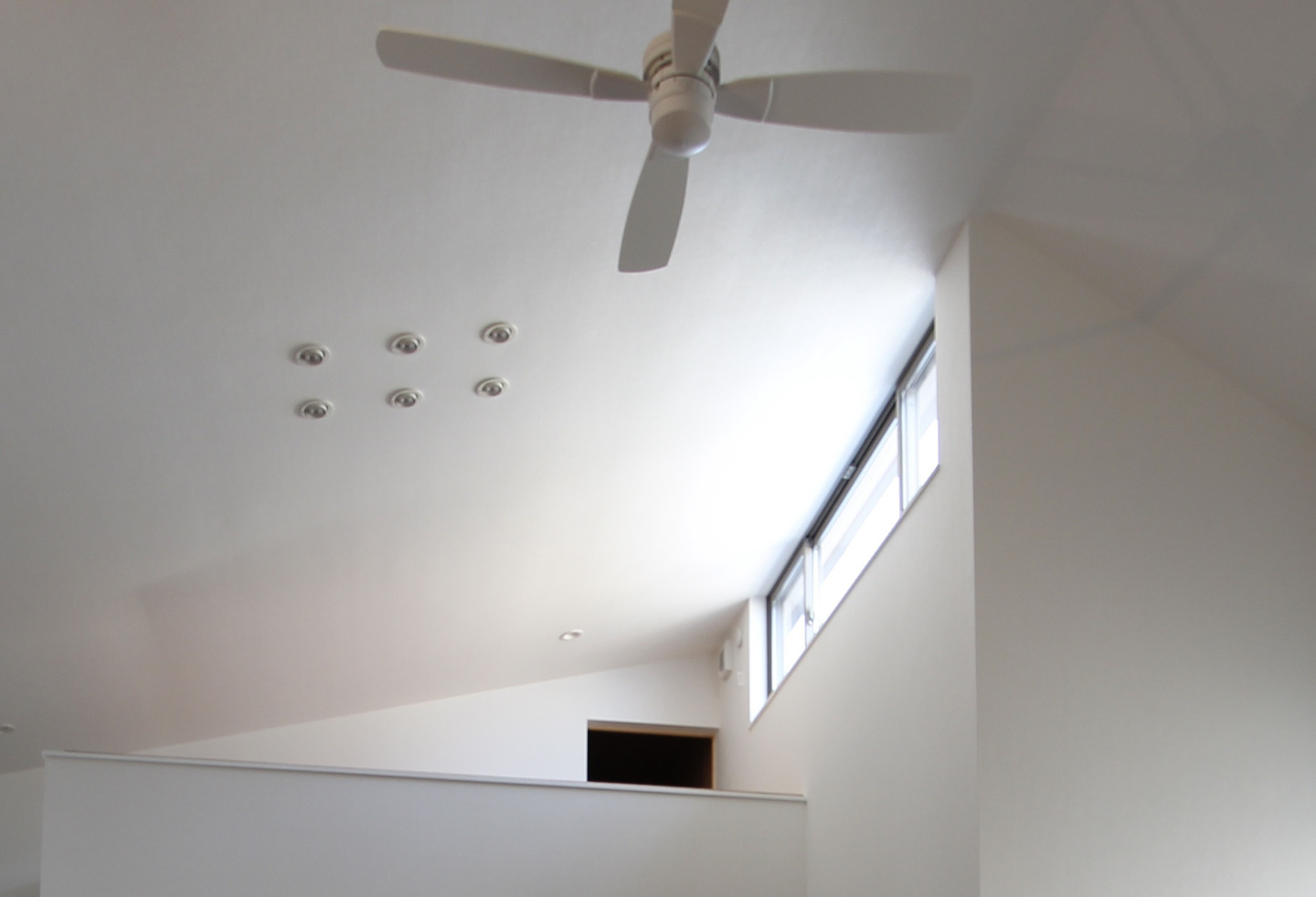 荒川区にあるロジハイツの看板