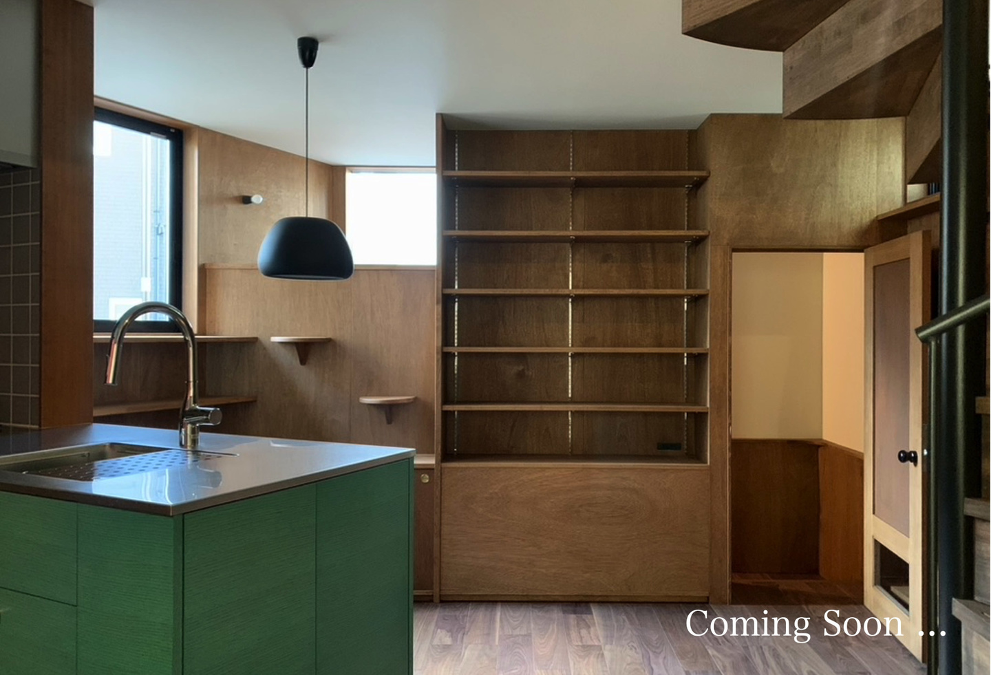 木製建具のある玄関